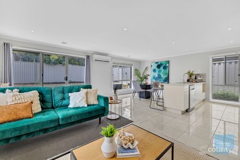 Property photo of 34 Hascombe Drive Caroline Springs VIC 3023