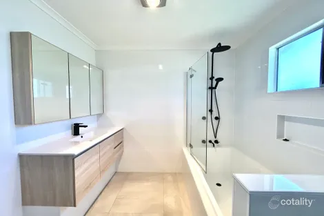 20 Drummer St, Toolooa, QLD 4680