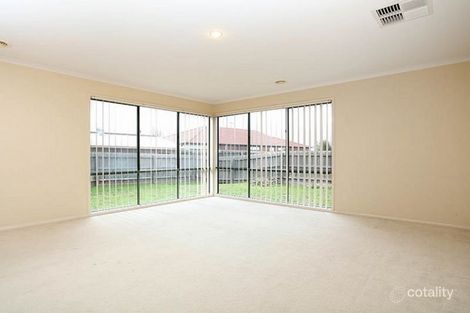 Property photo of 40 Thomas Carr Drive Tarneit VIC 3029