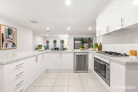 Property photo of 32 Lucinda Lane Cranbourne North VIC 3977