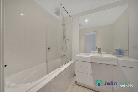 Property photo of 57 Ulmara Parkway Maidstone VIC 3012