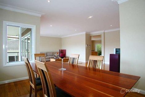 Property photo of 18 Phillips Crescent Mangerton NSW 2500