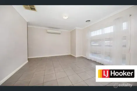 Property photo of 28 Stringybark Avenue Brookfield VIC 3338