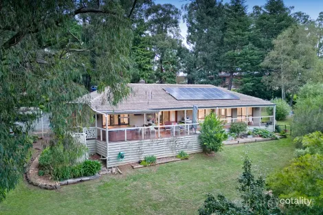 14 Halcyon Gr, Cockatoo, VIC 3781