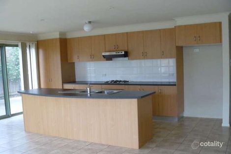 Property photo of 13 Turella Close Berwick VIC 3806