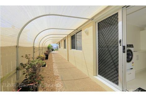 Property photo of 3 Ashley Place Innes Park QLD 4670