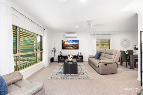 Property photo of 5 Figbird Close Eli Waters QLD 4655