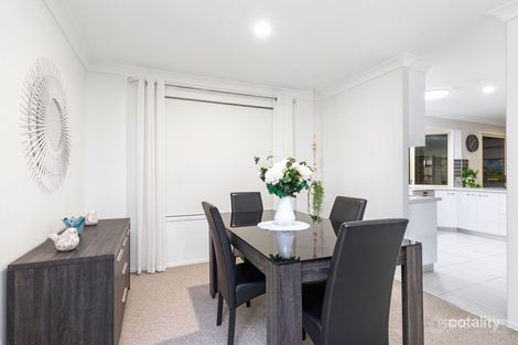 Property photo of 5 Figbird Close Eli Waters QLD 4655