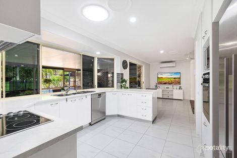 Property photo of 5 Figbird Close Eli Waters QLD 4655