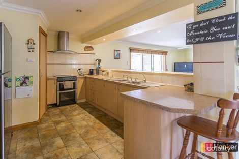 Property photo of 10 Watchet Court Craigieburn VIC 3064