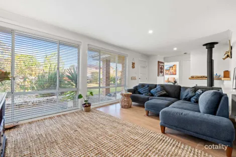 Property photo of 24 Samantha Crescent Kincumber NSW 2251