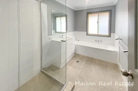 Property photo of 30 Mapleton Crescent Forest Lake QLD 4078