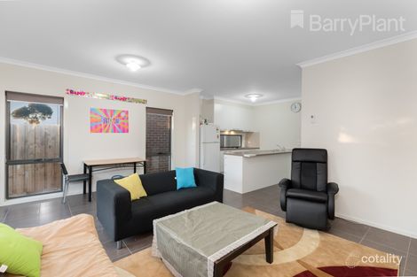 Property photo of 35 Seaford Circuit Truganina VIC 3029