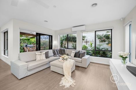 Property photo of 21 Persimmon Way Doreen VIC 3754