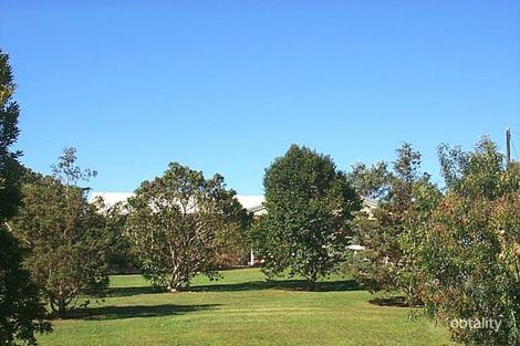 15 Walkers Dr, Maleny, QLD 4552