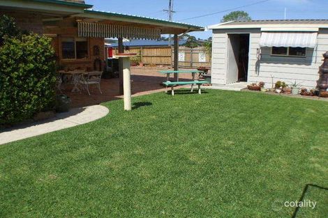 Property photo of 2 Murrumbidgee Crescent Bateau Bay NSW 2261