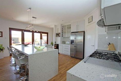Property photo of 30 Hibbertia Follow Halls Head WA 6210