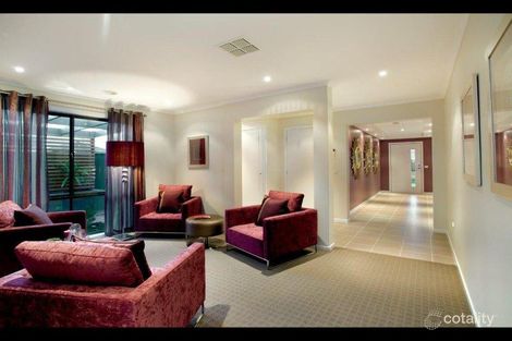 Property photo of 11 Yellow Robin Circuit Cranbourne East VIC 3977