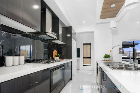 Property photo of 28 Crop Drive Fraser Rise VIC 3336