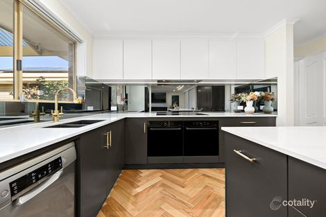 Property photo of 18 Admella Court Hallett Cove SA 5158