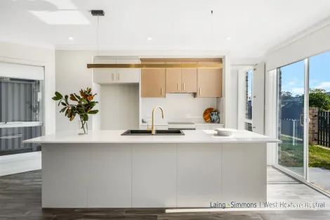 Property photo of 8 Middleton Drive Middleton Grange NSW 2171