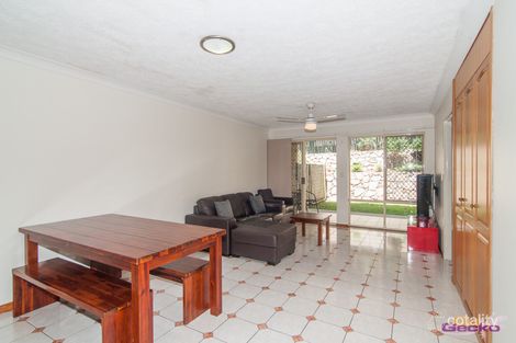 Property photo of 4/27 Wooloowin Avenue Wooloowin QLD 4030