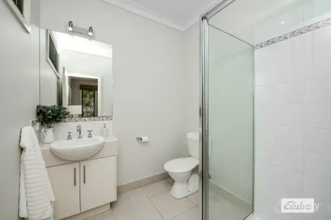 Property photo of 5 Emerald Place East Bendigo VIC 3550