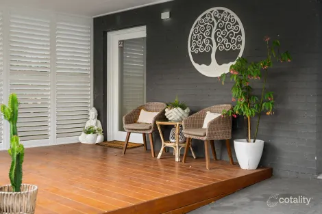 Property photo of 10 Winani Road Erina NSW 2250