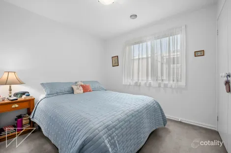 Property photo of 2 Miller Close Drouin VIC 3818