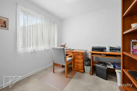 Property photo of 2 Miller Close Drouin VIC 3818