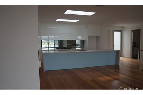 Property photo of 30 Harbourside Esplanade Safety Beach VIC 3936