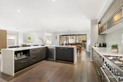 Property photo of 6 Napoli Circuit Greenvale VIC 3059