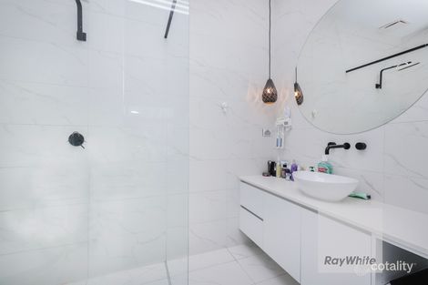 Property photo of 17 Edara Circuit Greenvale VIC 3059