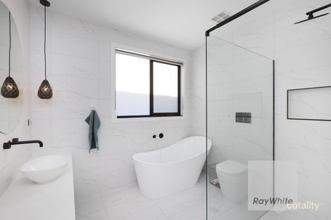 Property photo of 17 Edara Circuit Greenvale VIC 3059