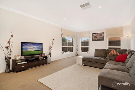 Property photo of 6 Napier Way Narre Warren South VIC 3805