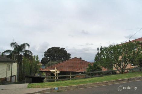 5 Karrabah Cres, Lake Heights, NSW 2502