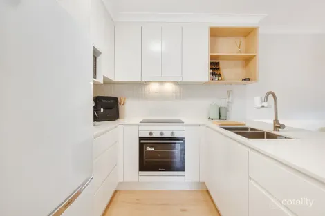 Property photo of 7/56 Coolangatta Road Coolangatta QLD 4225