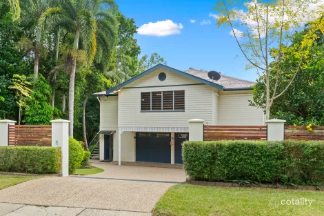 4 Holmes St, Stratford, QLD 4870