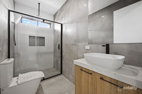 Property photo of 33 Feedwater Road Donnybrook VIC 3064