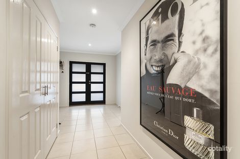 Property photo of 8 Lion Chase Craigieburn VIC 3064
