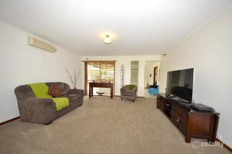 Property photo of 8 Flemington Crescent Werribee VIC 3030