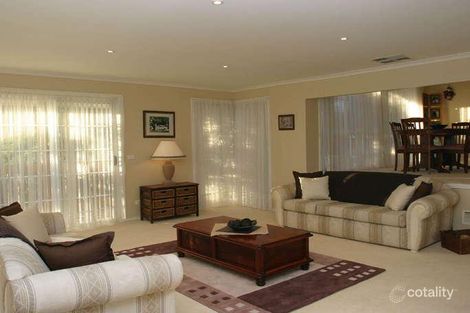 Property photo of 32 Quarry Hills Drive Berwick VIC 3806