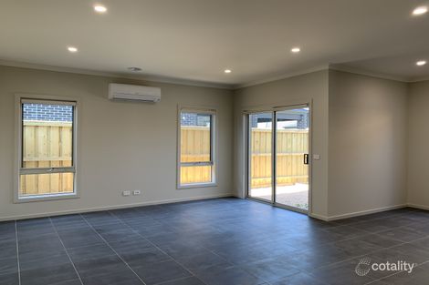 Property photo of 65 Beatrix Circuit Officer VIC 3809
