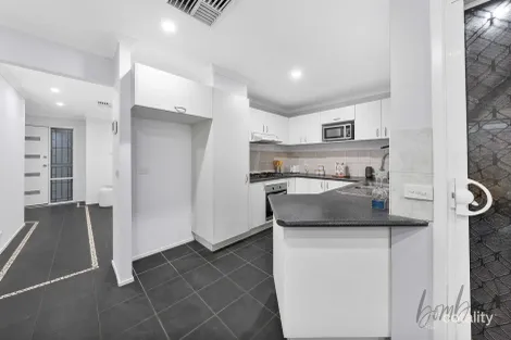 Property photo of 41 Lakes Drive Craigieburn VIC 3064