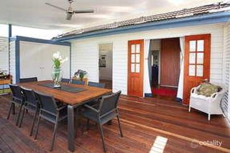 Property photo of 26 Fenton Street Fairfield QLD 4103