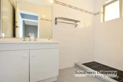 Property photo of 18 Barron Way Orelia WA 6167