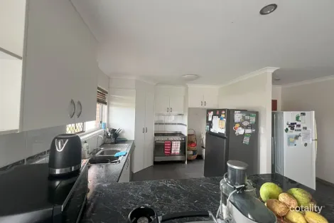 Property photo of 8 Hinkler Street Childers QLD 4660