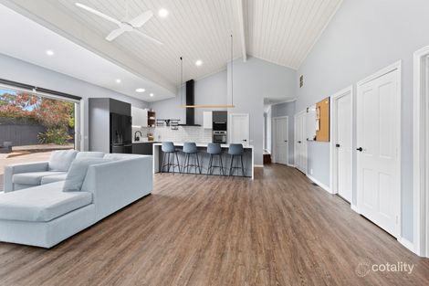 Property photo of 3 Lauren Court Frankston South VIC 3199