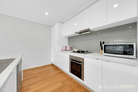 Property photo of 34 The Lakes Boulevard South Morang VIC 3752