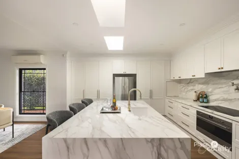 Property photo of 30 Beaulieu Crescent Carindale QLD 4152